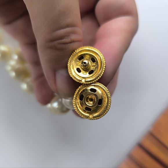 Classic Large Cream Pearl Choker Necklace - Picture 10 of 13